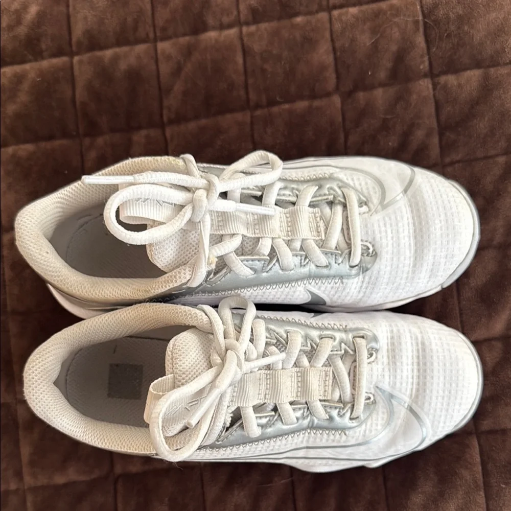 Nike youth White and Gray Vapor Cleats size 1